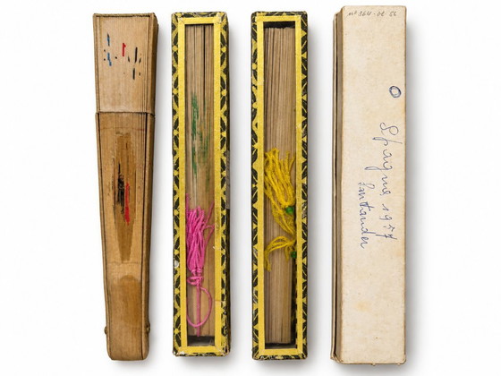Lot de 4 éventails de production espagnole des années 50 – Objets déco, Wood, Cotton (photo 5 of 5)