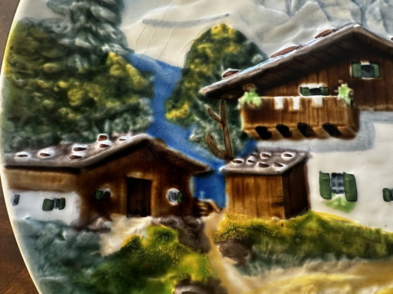 Image 1 of Assiette vintage Decorative Barbotine Montagne / Chalet - Germania Ovest - D 30 cm