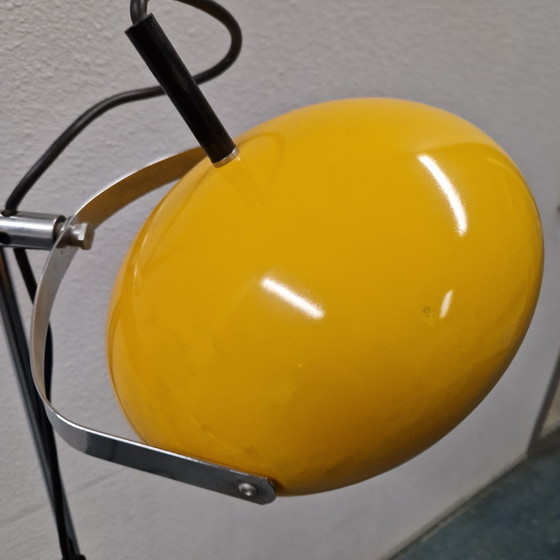 Image 1 of Vintage vloerlamp gele vloerlamp jaren 60 jaren 70