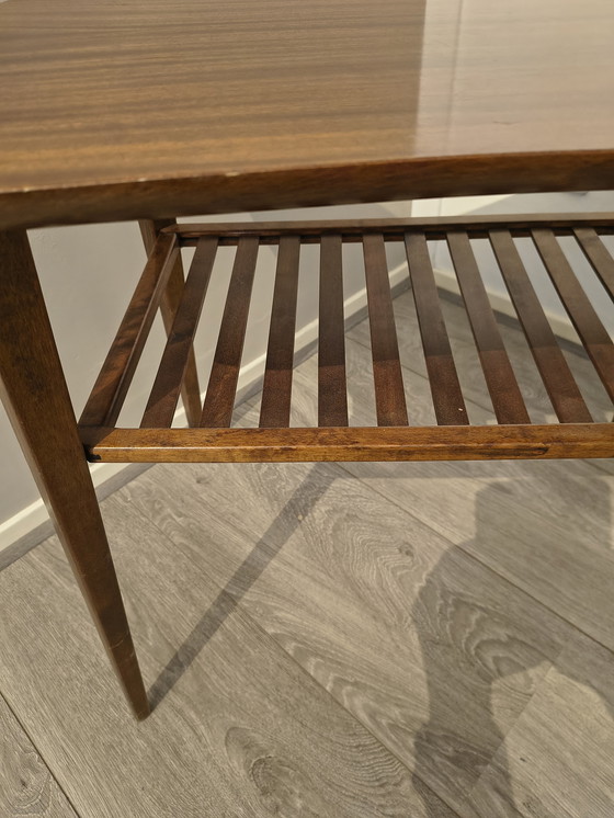 Image 1 of Tavolino da caffè vintage scandinavo dal design elegante e raffinato