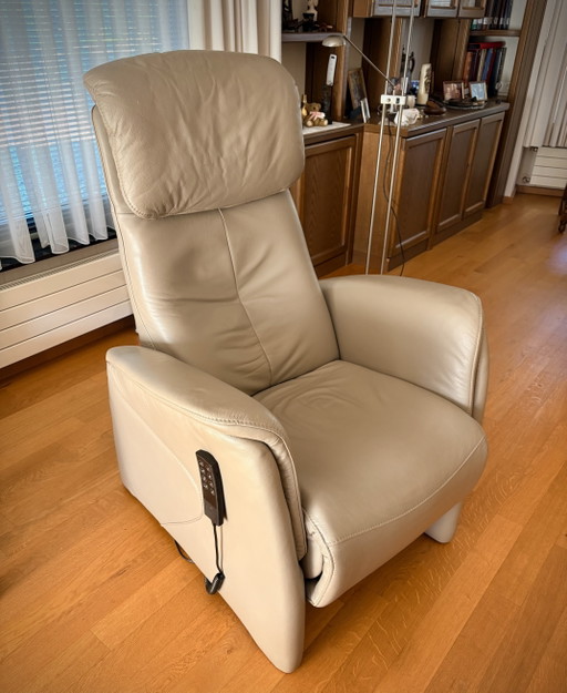 Hukla leather recliner, electrically operated