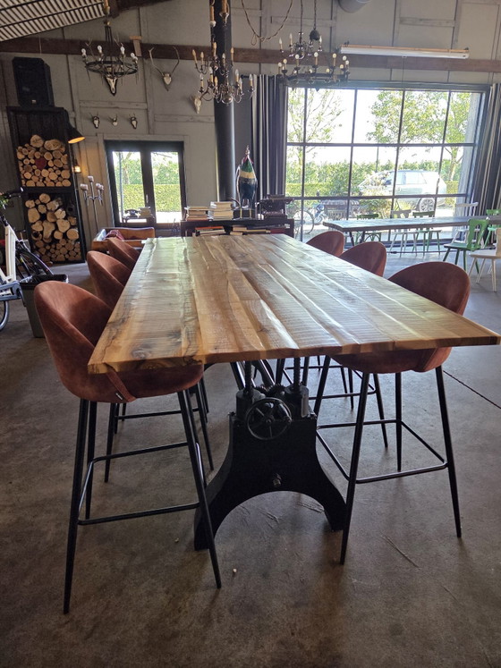 Adjustable table with machine base – De Arend, Dining tables, Metal, Wood (photo 4 of 5)
