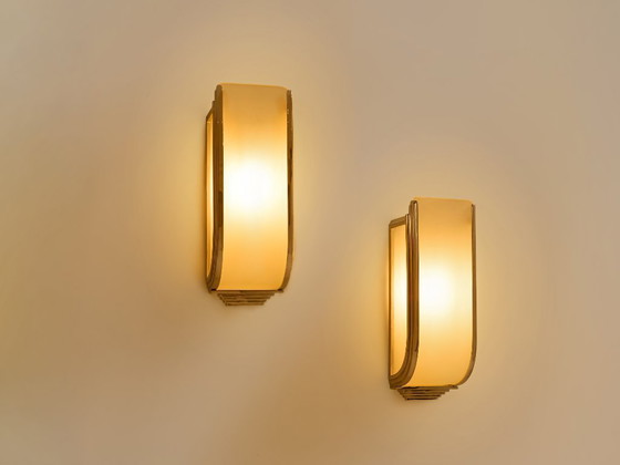 Image 1 of Coppia di lampade da parete in acciaio nichelato opalino, stile Art Déco francese, modernista, 1930