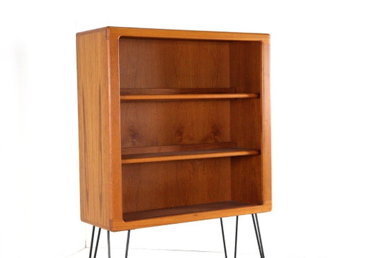 Image 1 of Dyrlund vitrinekast vintage Deens design