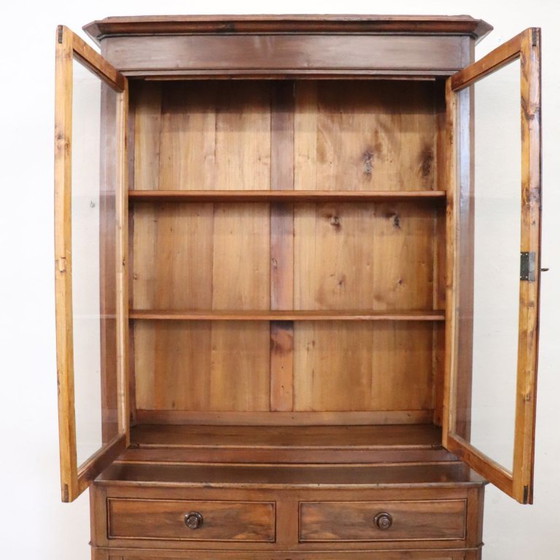 Credenza con vetrina in legno con ante in vetro, Italia Metà XIX secolo, Credenze con vetrina, Marrone (foto 12 di 15)