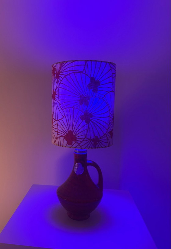 Image 1 of Kleine Bay Akzentlampe – kabellose Vasenlampe mit japanischem Seerosen-Stoff