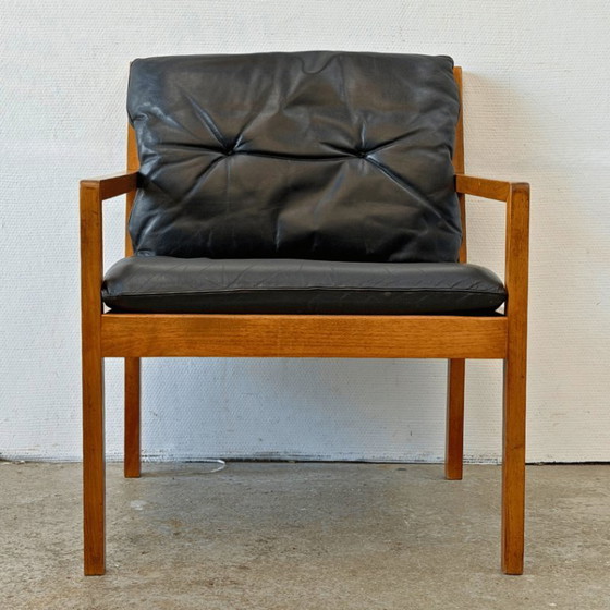 Image 1 of Midcentury fauteuil - hout, webbing - zwart lederen kussens