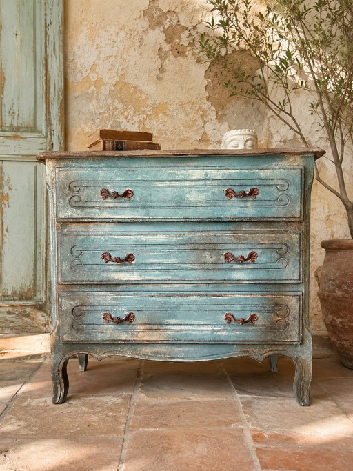Antieke commode met patina – Toscaanse stijl / charmant huis