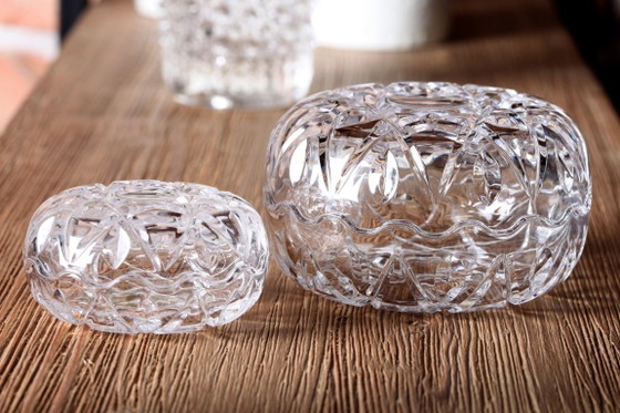Image 1 of Set van 2 vintage kristallen glazen doosjes: handgemaakt met geometrisch motief, RCR Italië jaren 70