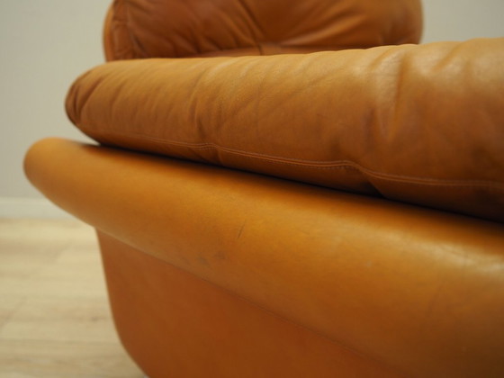 Image 1 of Fauteuil orange, design de l'âge de l'espace, années 1960, production : Italie
