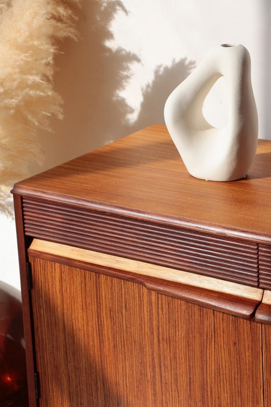 Image 1 of Scandinavisch teakhouten dressoir van Elliots of Newbury