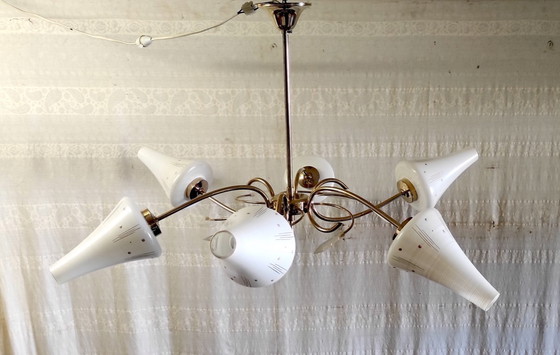 Image 1 of Lampadario modernista a 6 luci in ottone e vetro opalino - anni '40/'50