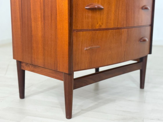 Image 1 of Commode danoise style milieu du XXe siècle / Lavabo / Armoire à linge / Meuble vintage