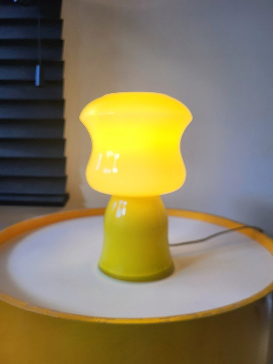 Image 1 of Lampada da tavolo vintage in vetro di Murano, giallo, Italia, anni '60