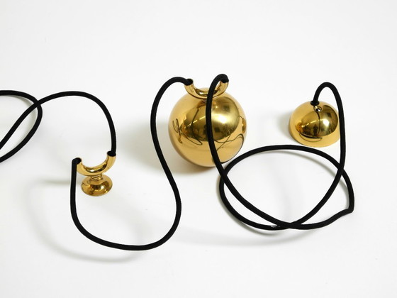 Image 1 of Grande lampada a sospensione originale Florian Schulz Onos 55 in ottone degli anni '80 con sistema di carrucole regolabile