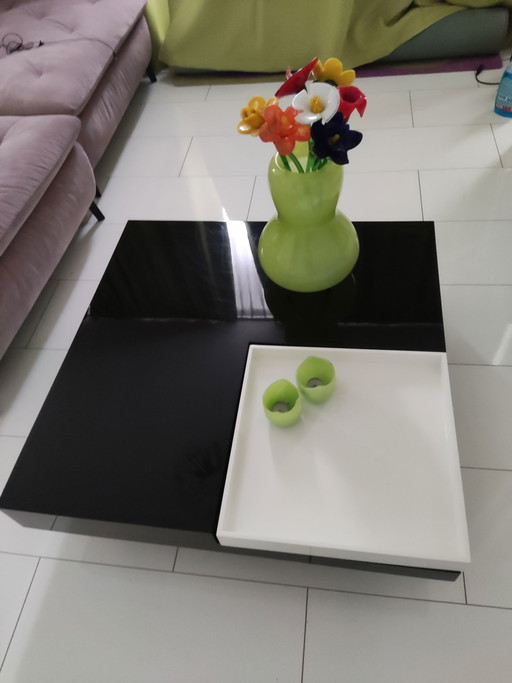 Modern coffee table with removable tray