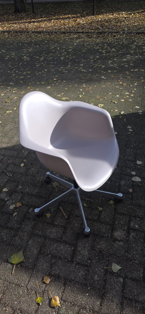 Image 1 of Sillón Eames