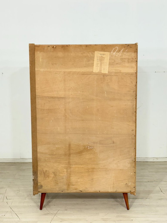 Image 1 of Een erg mooie vintage kledingkast/linnenkast uit de jaren 60.