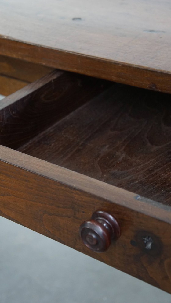 Image 1 of Ancienne table de salle à manger anglaise du début du 19e siècle à 6 places avec plateau en noyer