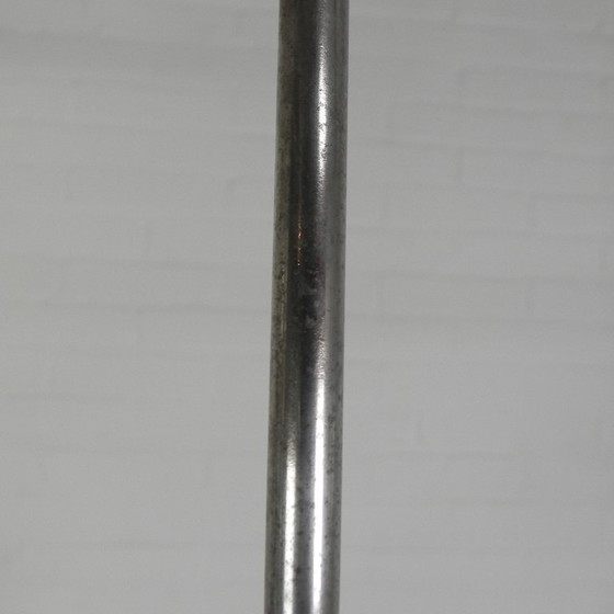 Image 1 of Lámpara colgante Art Déco con pantalla opalina escalonada, década de 1930.