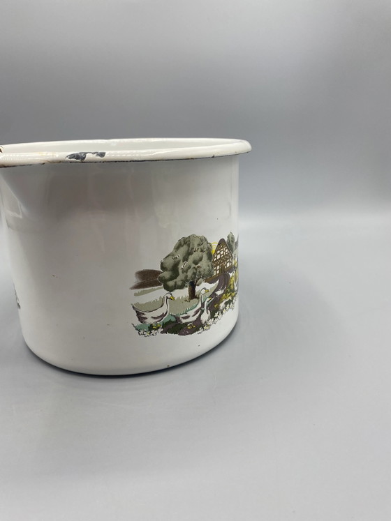 Cafetière en émail – Décoration champêtre avec oies et maisons à colombages – Objets déco, 1980 (photo 3 of 10)
