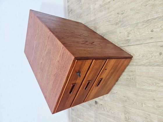 Contenitore vintage in teak di Niels Jonsson per Hugo Troeds, anni '60 – Armadi contenitori (photo 9 of 15)