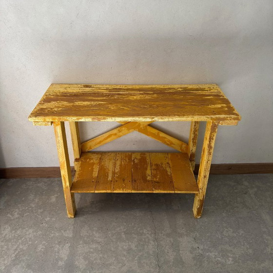 Image 1 of console en bois , patine jaune