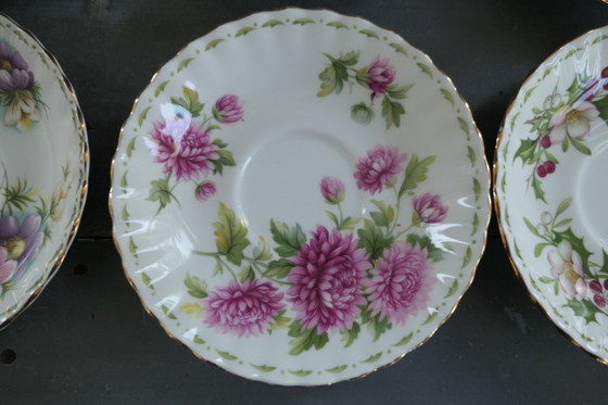 Image 1 of Tazza e piattino Royal Albert Fiore del mese 12 x