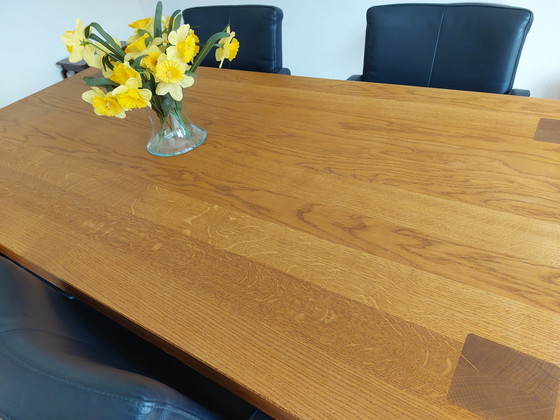 Image 1 of Table de salle à manger en chêne robuste à vendre - comme neuve !