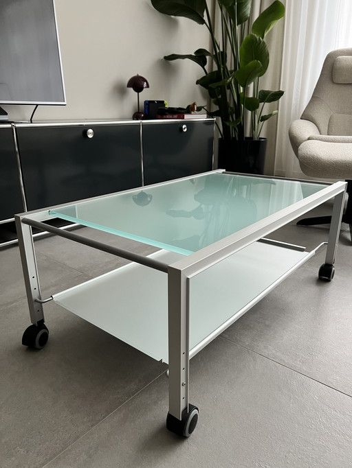 Room by Wellis design coffee table