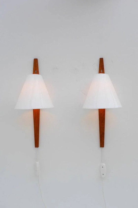 Mid-century moderne Zweedse wandlampen in teak van Uno & Östen Kristiansson voor Luxus, 1975, set van 2 (photo 17 of 21)