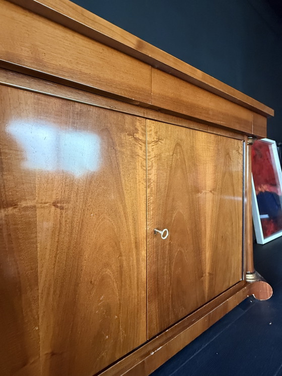 Image 1 of Elegante verfijnde Italiaanse buffetkast van uitmuntende kwaliteit