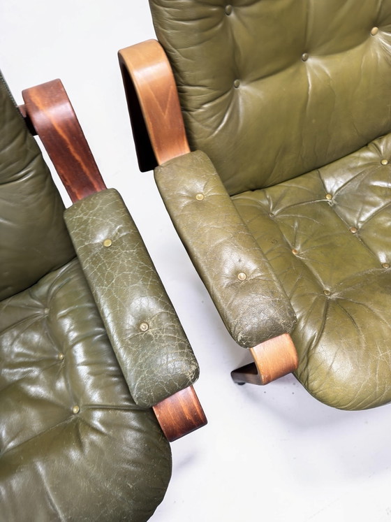 Image 1 of Set di 2 poltrone lounge verde oliva – Göte Möbler, Svezia, anni '70