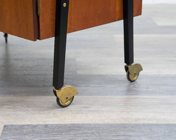 Image 1 of Mobile bar su ruote, realizzato in teak. Design scandinavo.