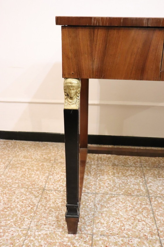 Image 1 of Escritorio antiguo de nogal, Italia Principios del siglo XIX