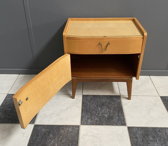 Image 1 of Mobile comodino in legno biondo con piano in vetro