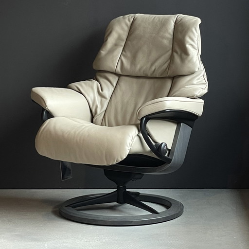 Stressless Reno recliner with footstool