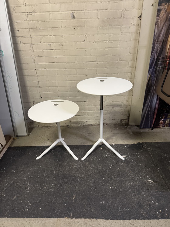 Image 1 of Table basse Little Friend (2 pièces) – Blanche, par Kasper Salto pour Fritz Hansen
