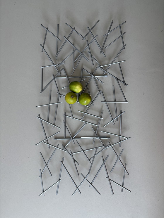 Image 1 of Vintage metalen abstracte design fruitschaal Groot model ± 74 x 38 cm