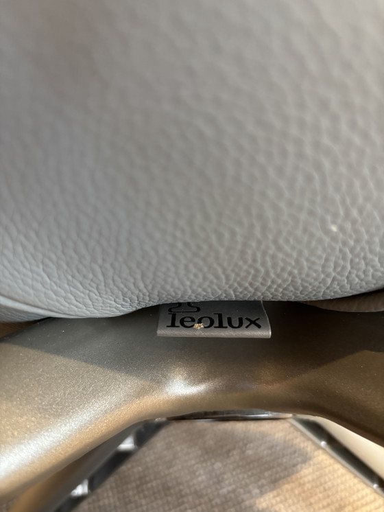 Image 1 of 1x Fauteuil Loyd + Poef van het Merk Leolux