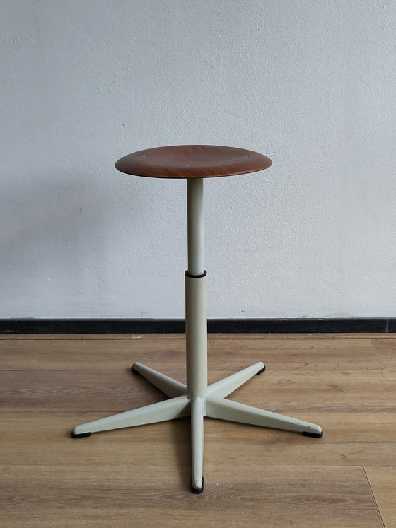 Image 1 of Vintage industriële kruk