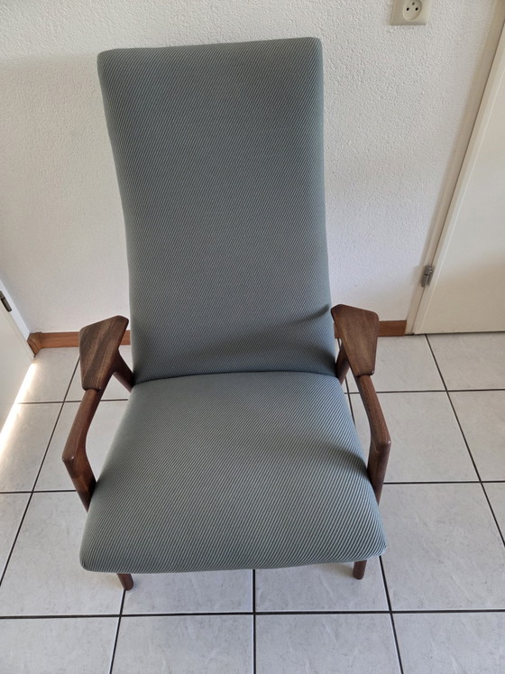 Image 1 of Twee stoelen door Yngve Ekstrom door Pastoe waaronder Ruster