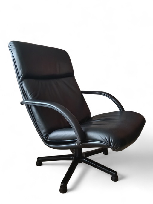 Artifort F140 armchair, Geoffrey Harcourt