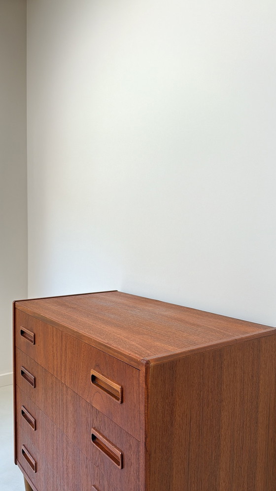 Image 1 of Commode vintage danoise en teck à 4 tiroirs