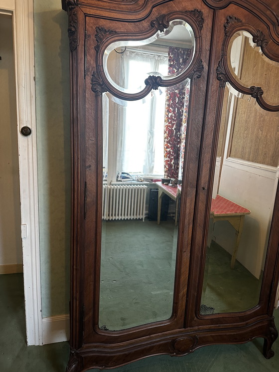 Image 1 of Glace-Skulpturenschrank im Noyer-Stil im Stil Ludwigs XV. des 19. Jahrhunderts