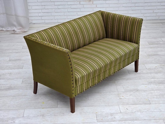 Image 1 of Sofá danés de 2 plazas, década de 1970, lana de muebles verde original, madera de haya.