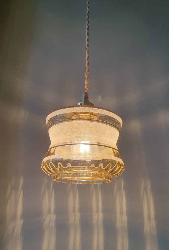 Image 1 of Vintage hanglamp - amberkleurig glas met frosted textuur 