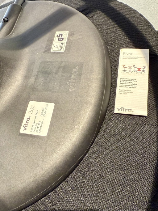 4x Vitra Pivot Stoelen – bureaustoelen, Plastic, Textile (photo 2 of 7)