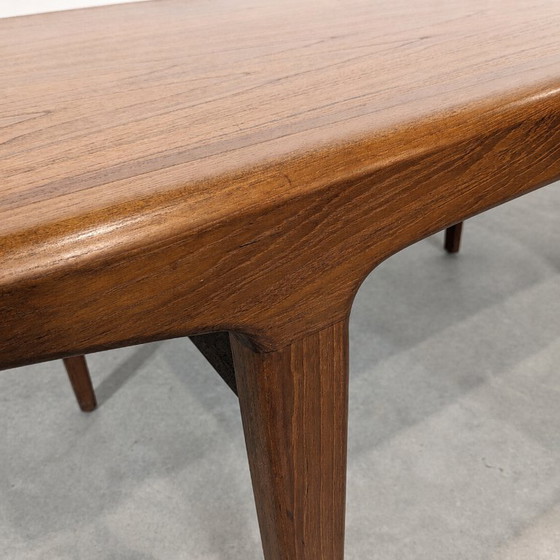 Image 1 of Table de salle à manger scandinave en teck de Johannes Andersen pour Uldum