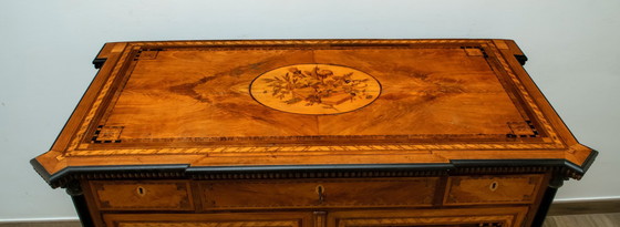 Image 1 of Buffet français Napoléon III incrusté de motifs floraux géométriques, 1850